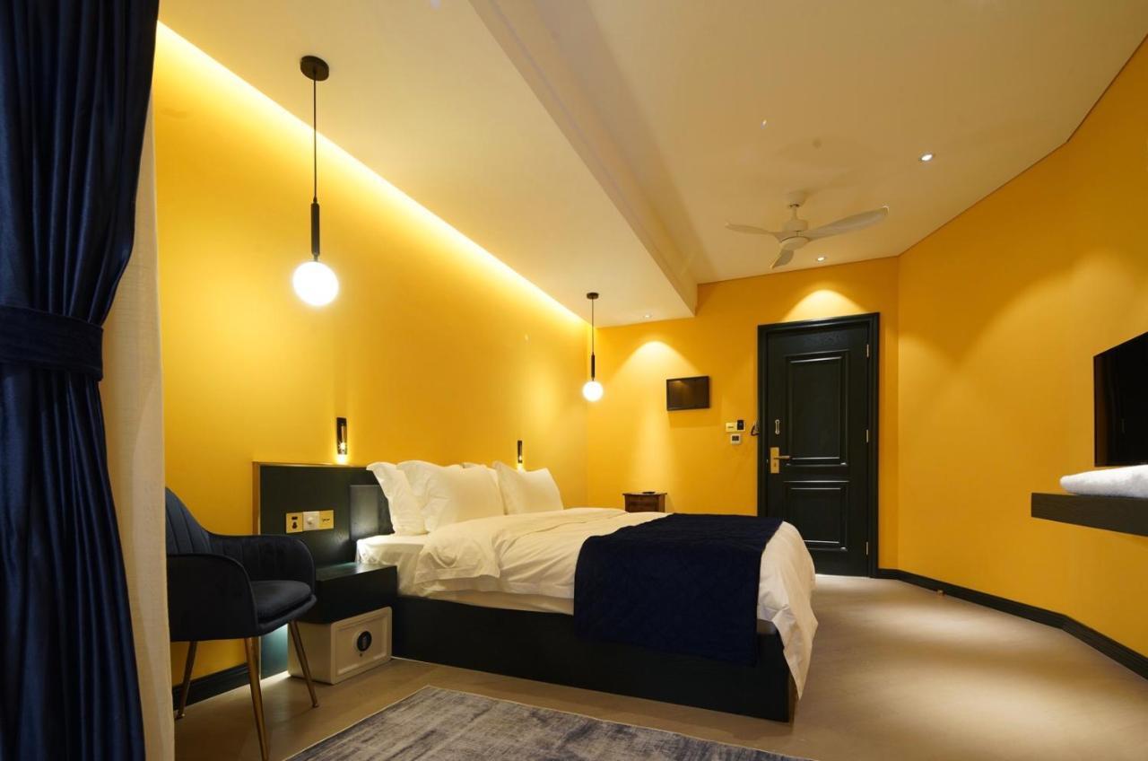 Moon And Chalice Boutique Hotel Kunming Buitenkant foto