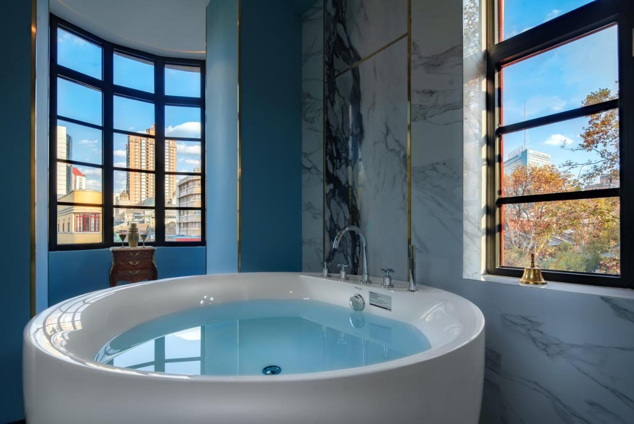 Moon And Chalice Boutique Hotel Kunming Buitenkant foto
