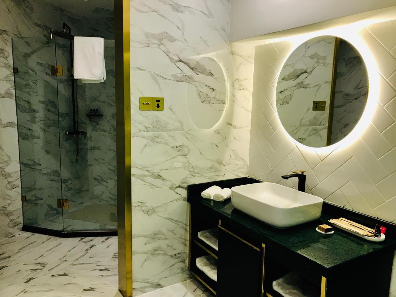Moon And Chalice Boutique Hotel Kunming Buitenkant foto