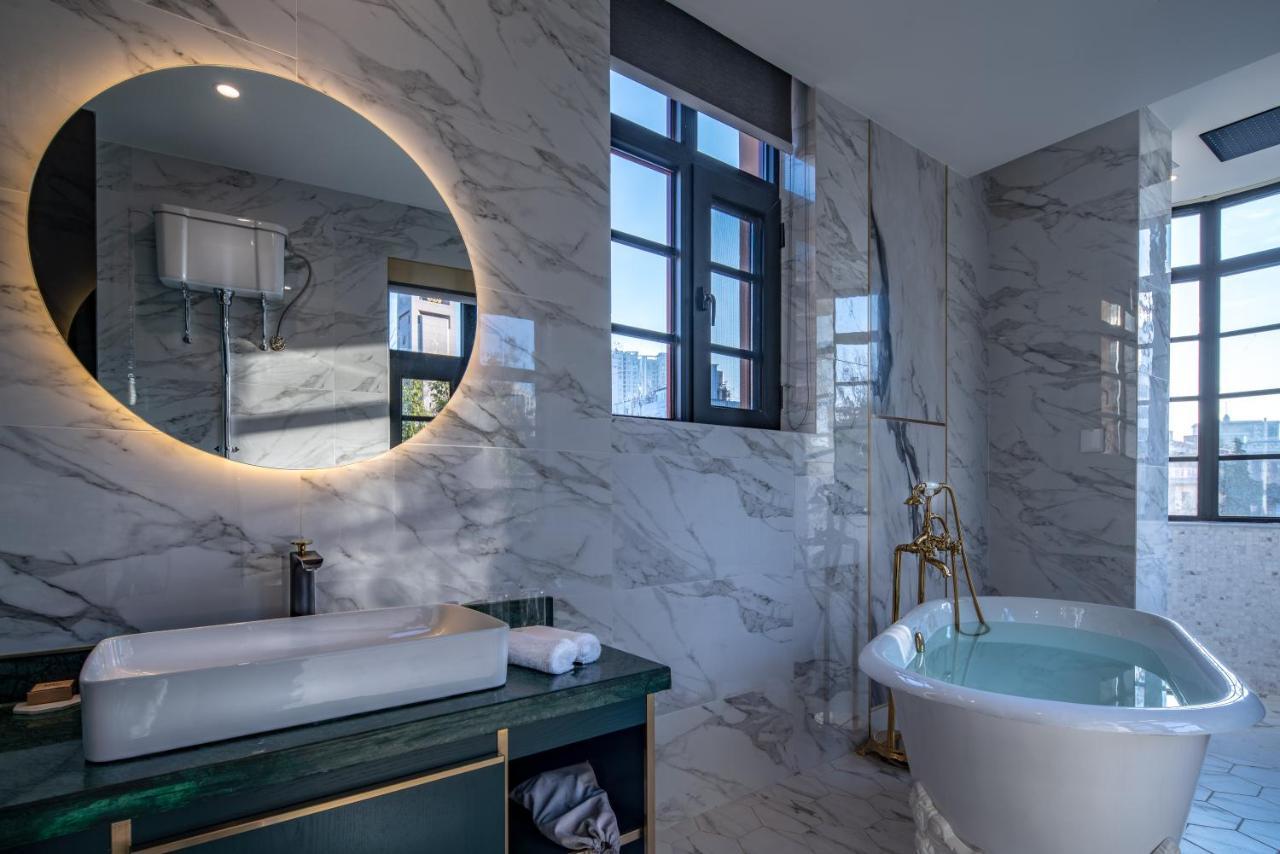 Moon And Chalice Boutique Hotel Kunming Buitenkant foto